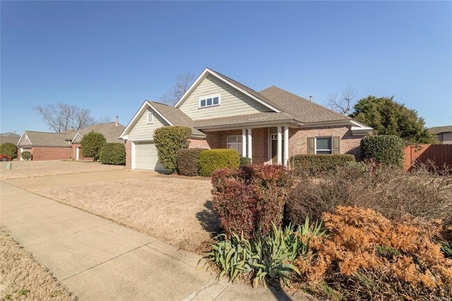 Photo - 612 Stoneybrooke Way