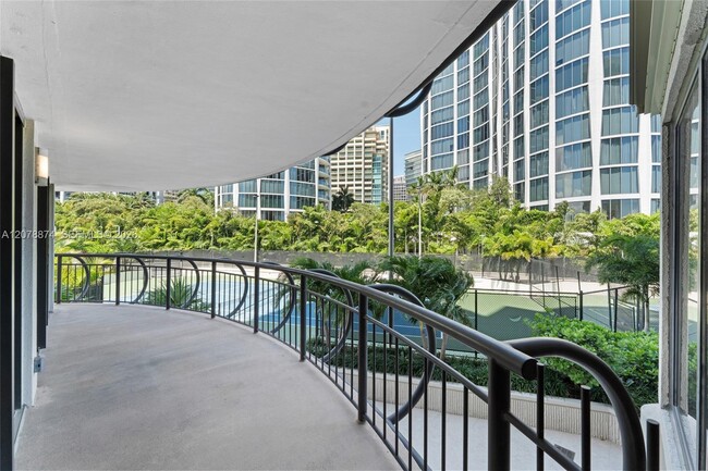 2843 S Bayshore Dr Unit 3F