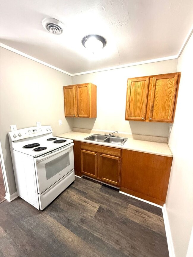 Photo - ** 3 bed 1 bath located in Forest Hills **...
