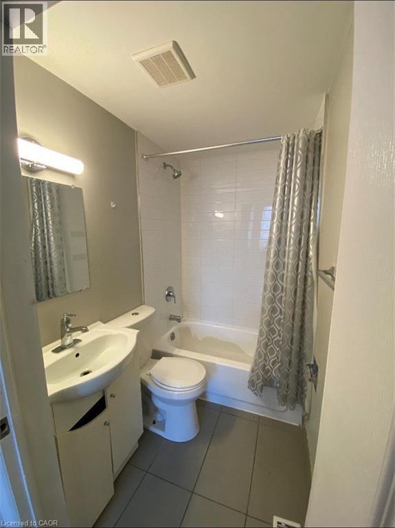 Photo - 70 Victoria Ave S Unité 4