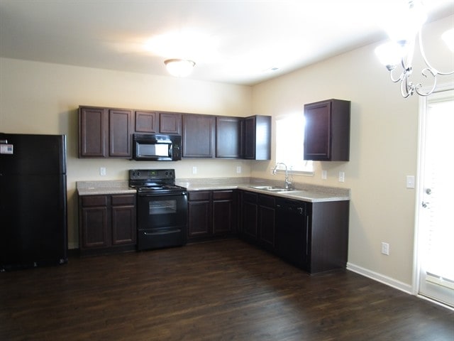 220 Bandelier Cir
