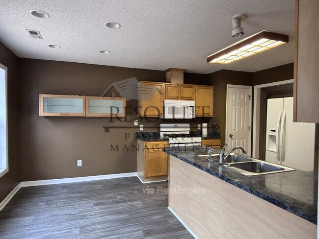 Photo - 404 Onondaga Ct