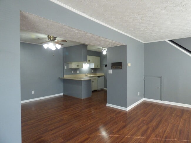 Photo - 372 Redding Rd