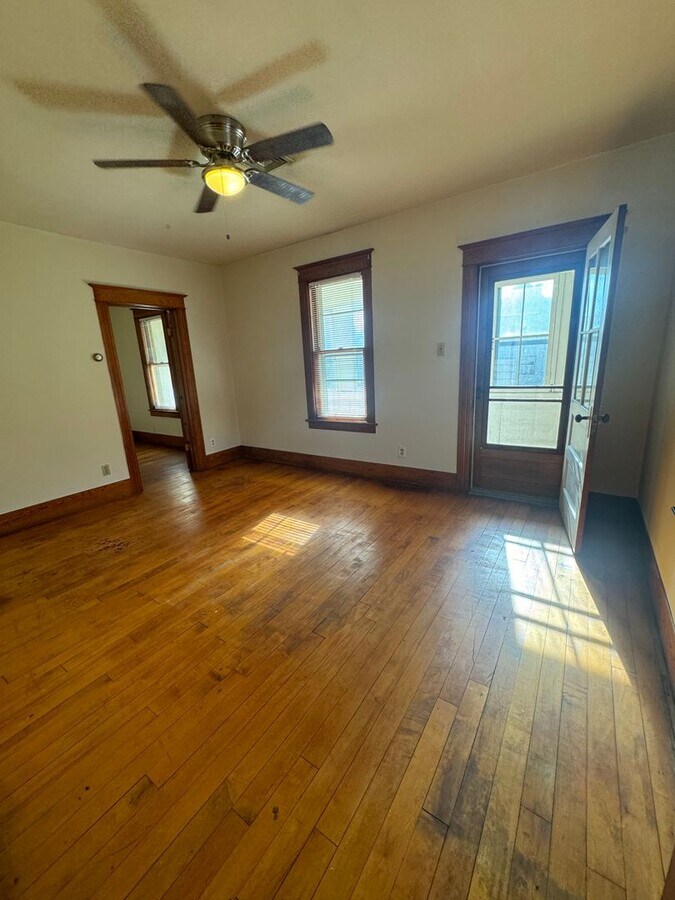 Photo - 21 Vanderveer St Unit 21 Vanderveer St Amsterdam NY 12010  2R