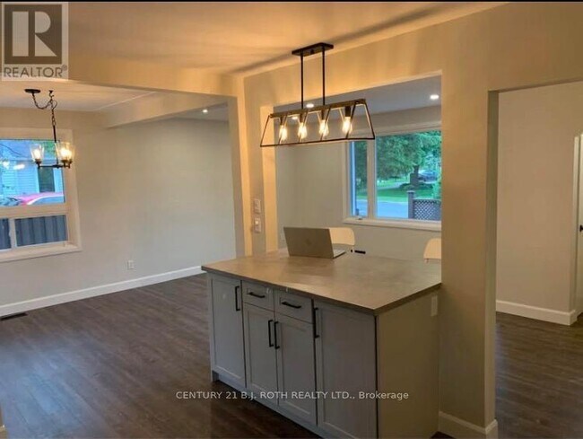 Photo - 156 Puget St
