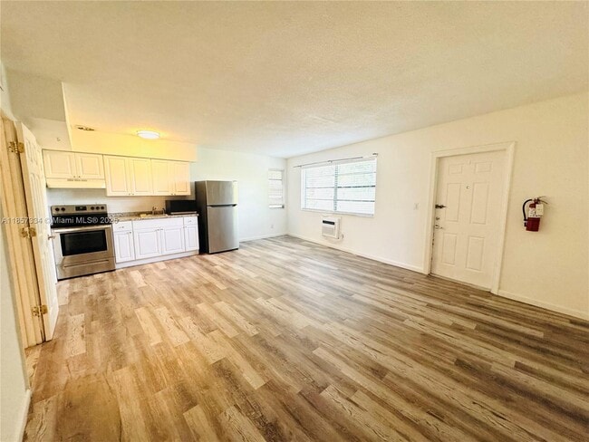 Building Photo - 19121 NE 25th Ave Unit 3 Rental