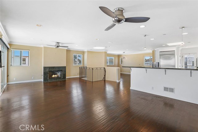 Photo - 209 N Crest Dr