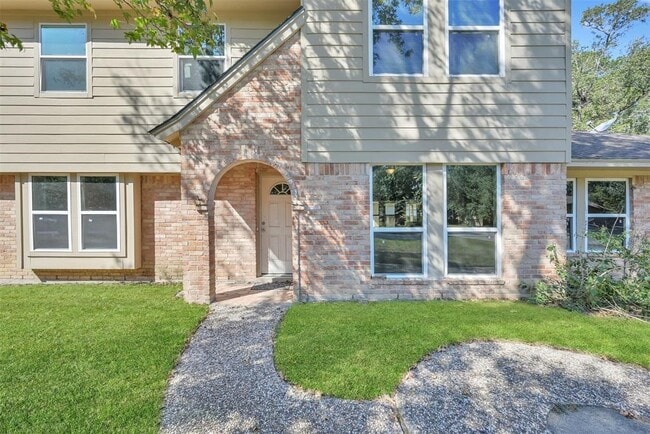 Photo - 696 Ravensworth Dr