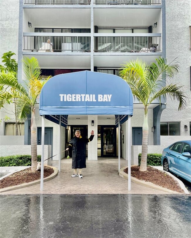 Building Photo - 2715 Tigertail Ave Unit 604 Rental