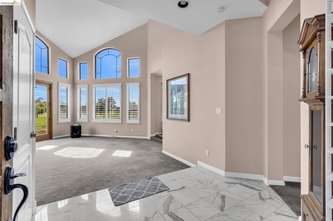Photo - 5640 Edgeview Dr