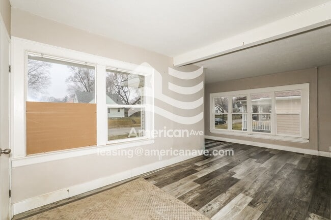 Photo - 529 E Victoria St