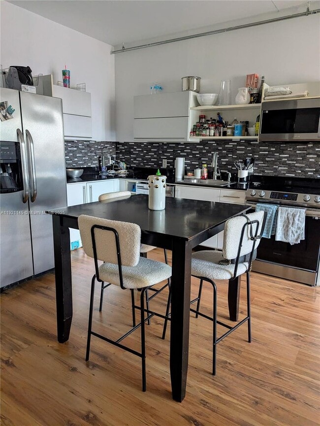 Photo - 690 SW 1st Ct Unidad 1423