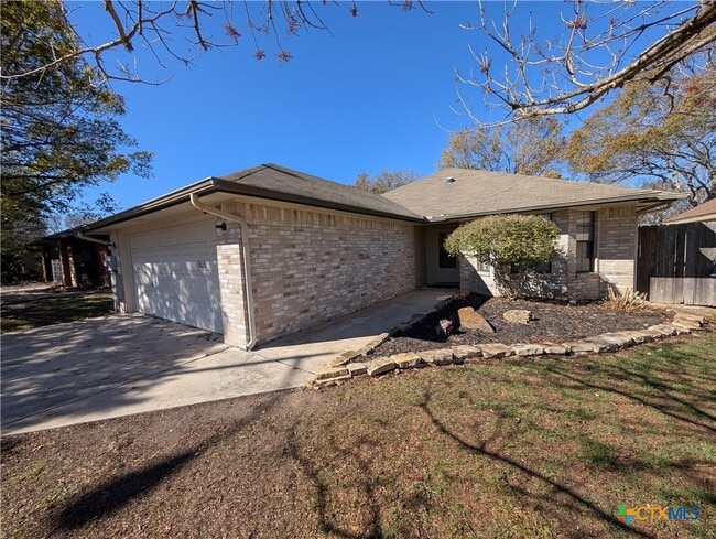 Building Photo - 1666 Lantana Cir