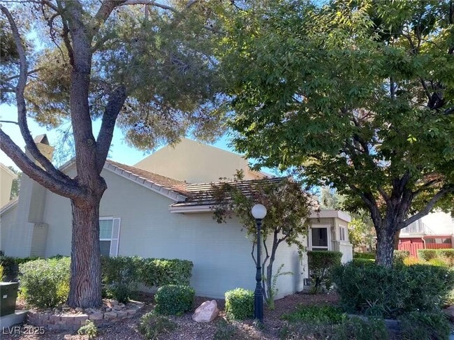 Photo - 612 Tam O Shanter