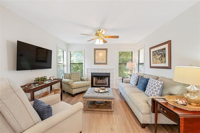 Photo - 307 Harbour Oaks Dr