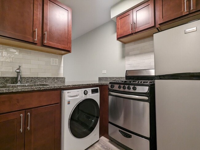 445 W Barry Ave Unit 524