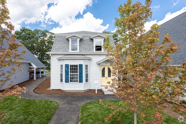 Photo - Oriole Landing