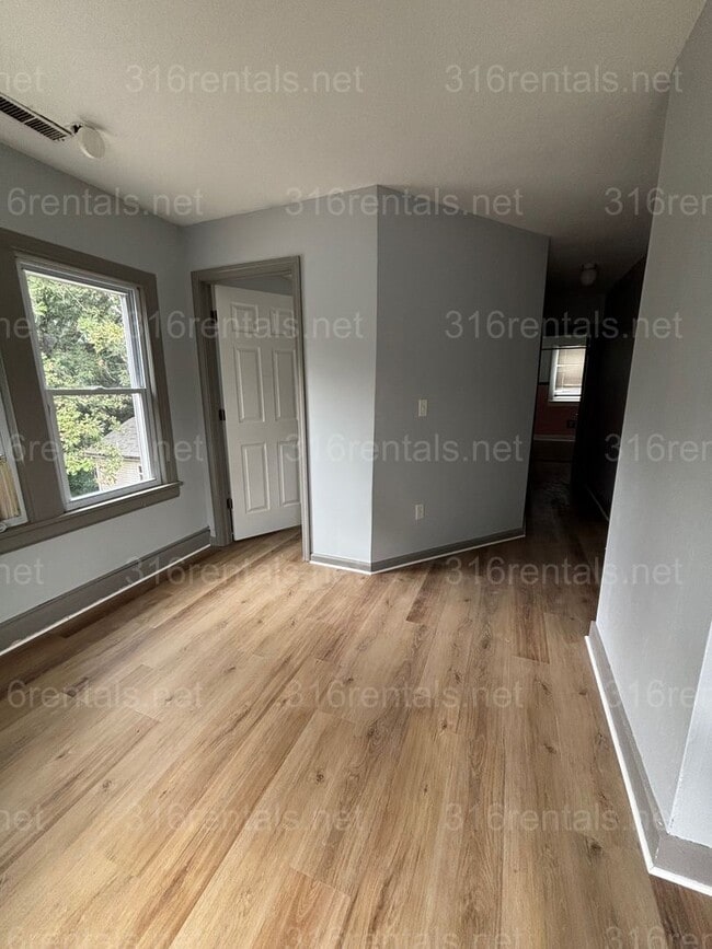 Photo - 503 N Summit St