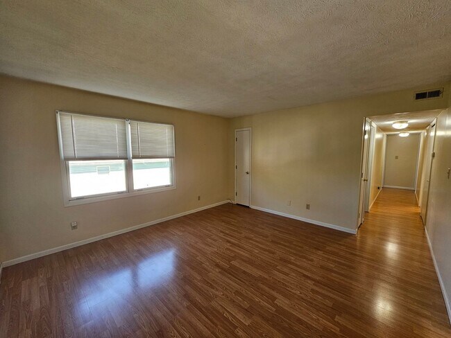 Photo - 2865 University Ave Unit 2865-2