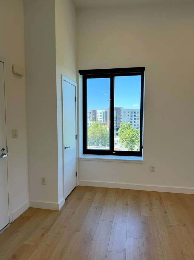 Photo - Corner Unit With Views Unidad 4133