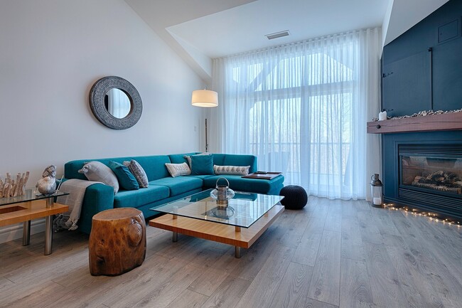 Building Photo - 180 Rue du Cercle des Cantons Unit 313