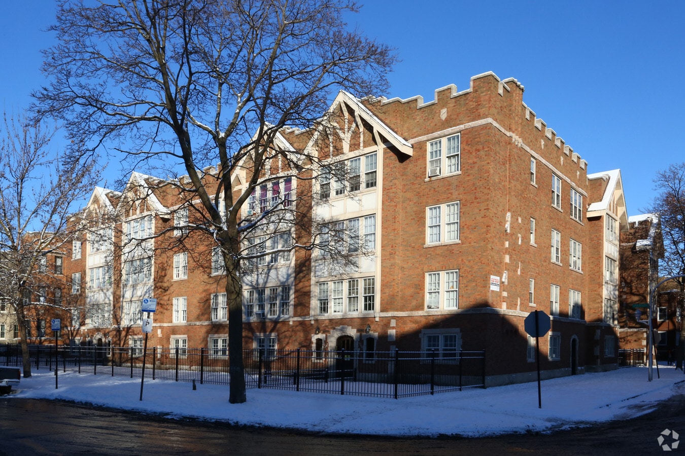Rogers Park Apartments - Rogers Park Apartments