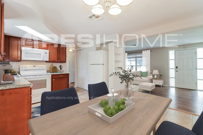 Photo - 4143 Oakfield Ave