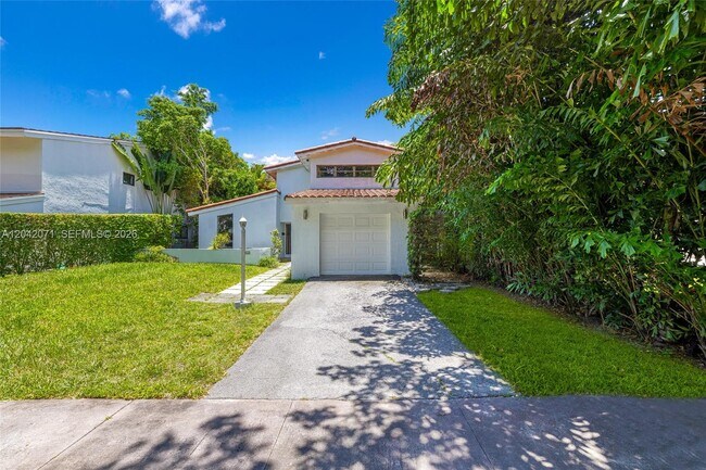 Photo - 920 Aguero Ave