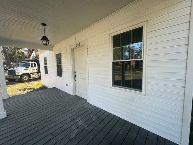 Photo - 1003 N Young St