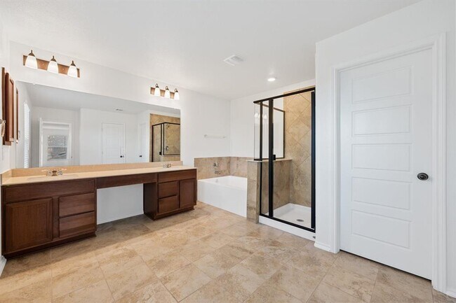 Photo - 210 McGinnis Trl