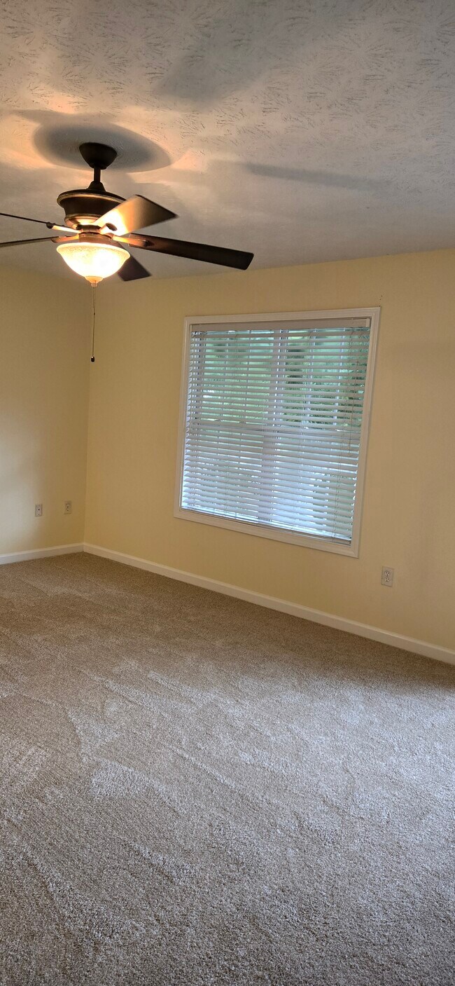 Photo - 5074 Leeshire Trce