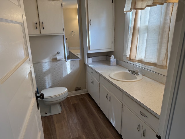 Photo - 321 W Maple St