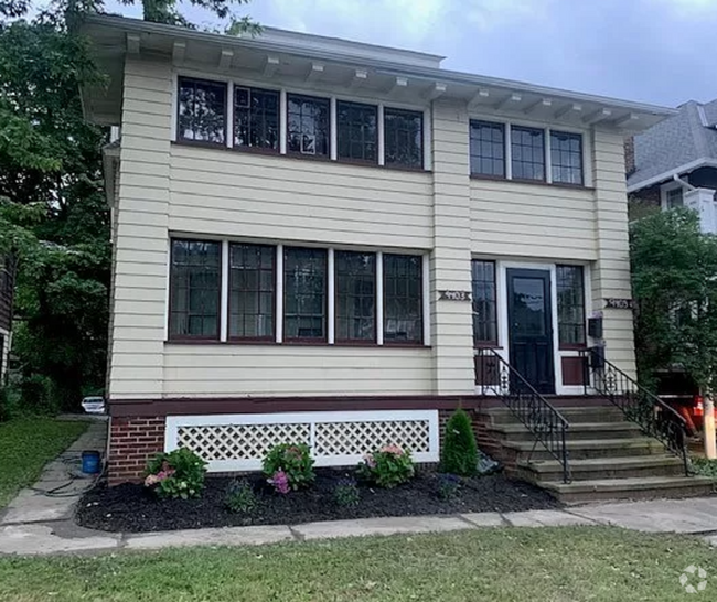 Building Photo - 9403 Clifton Blvd Rental