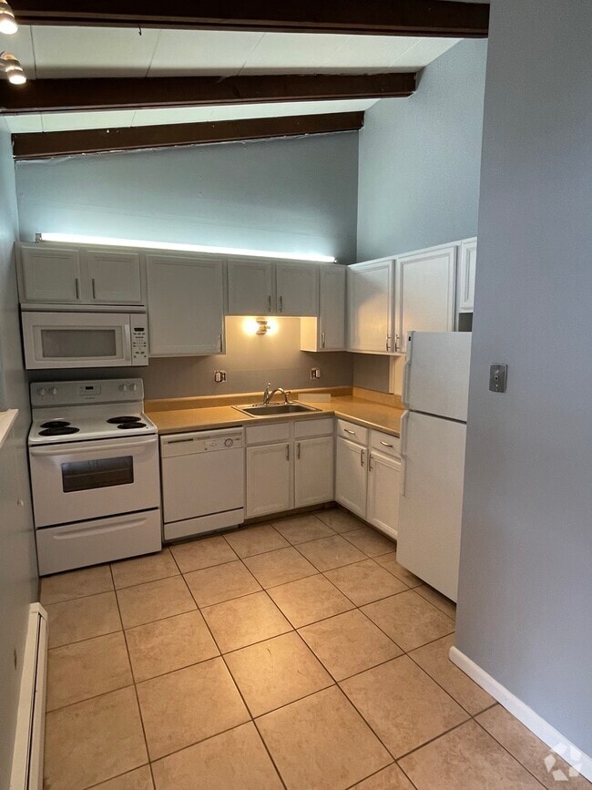 Building Photo - 343 Oakland St Rental
