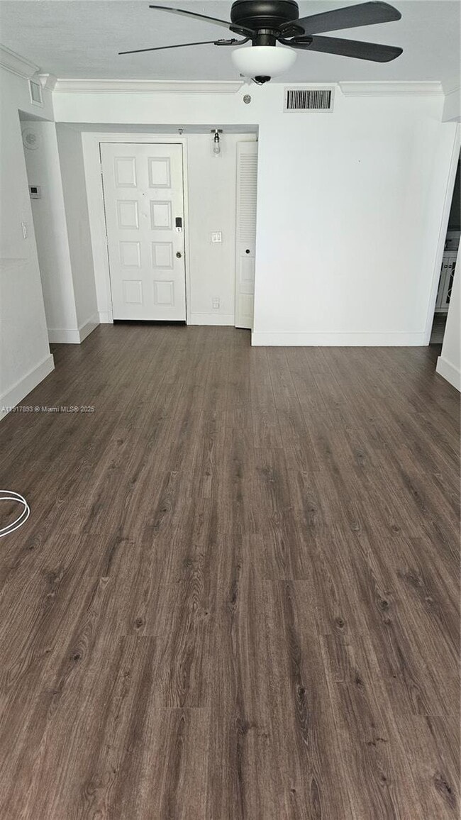 Photo - 105 Lake Emerald Dr Unit 311