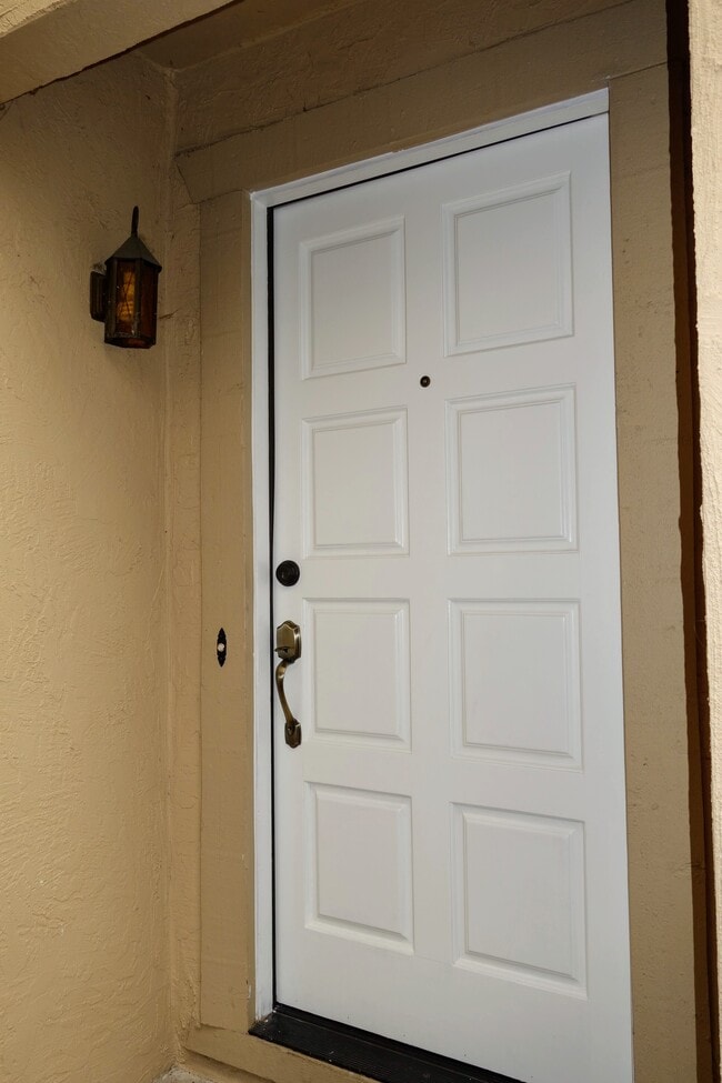 Photo - 983 Hacienda Circle