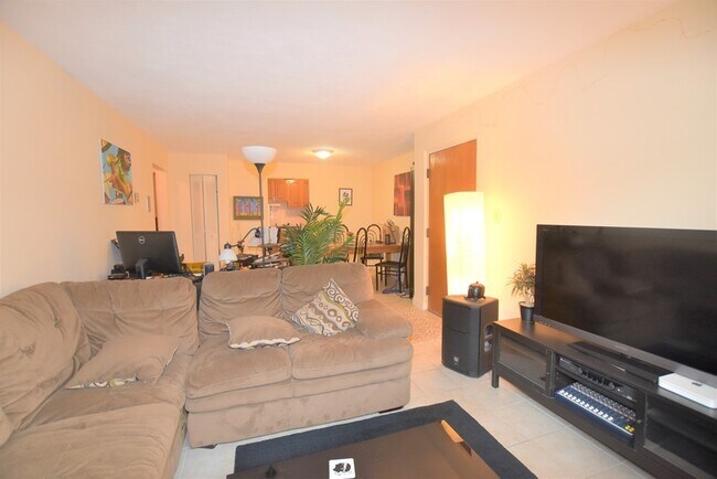 Photo - 33 Cogswell Ave Unidad 4