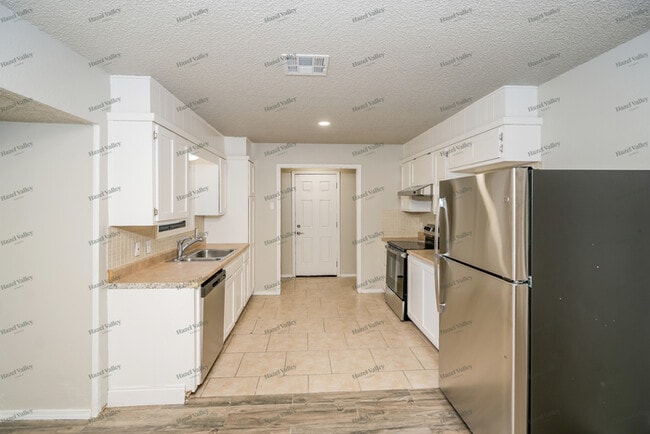 Photo - 13808 E 32nd Pl