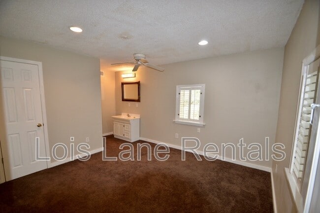 Photo - 51 Charlotte St Unit B