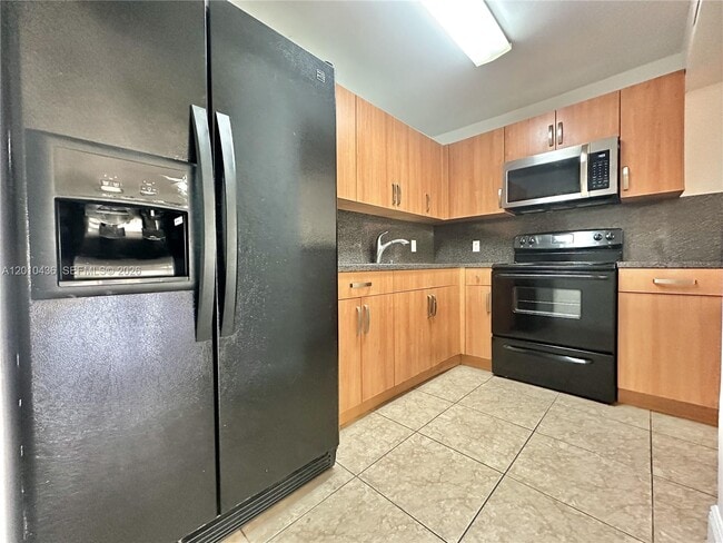 Photo - 15300 SW 106th Terrace Unidad 506