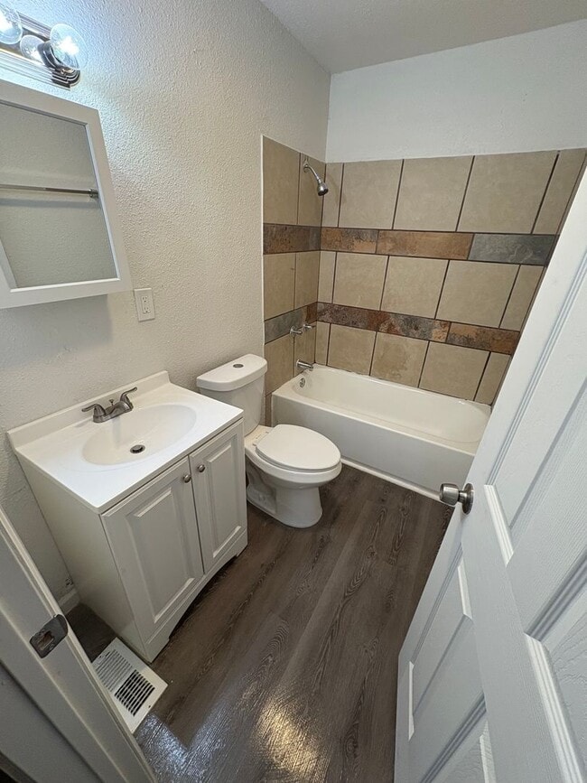 Photo - LIMITED TIME**NO APPLICATION FEE**1/2 OFF DEPOSIT**