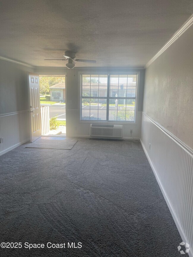 Building Photo - 1750 Bottlebrush Dr Unit 105 Rental