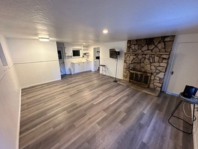 Photo - Cozy 3Bd duplex with utilities included! Available now! Call me today