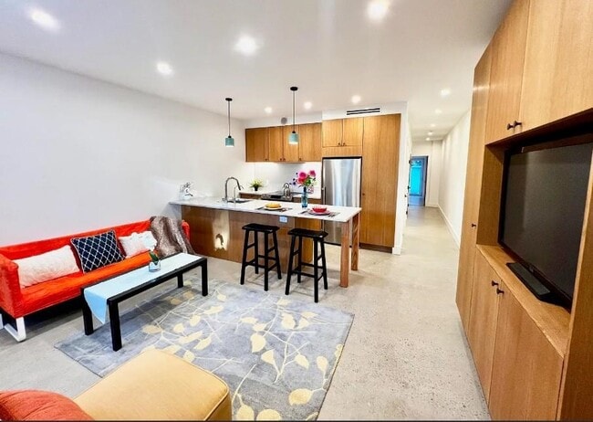 Building Photo - 71 Booraem Ave Unit Garden Level