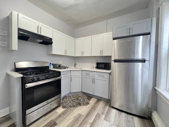 Building Photo - 5 Morton Pl Unit 2