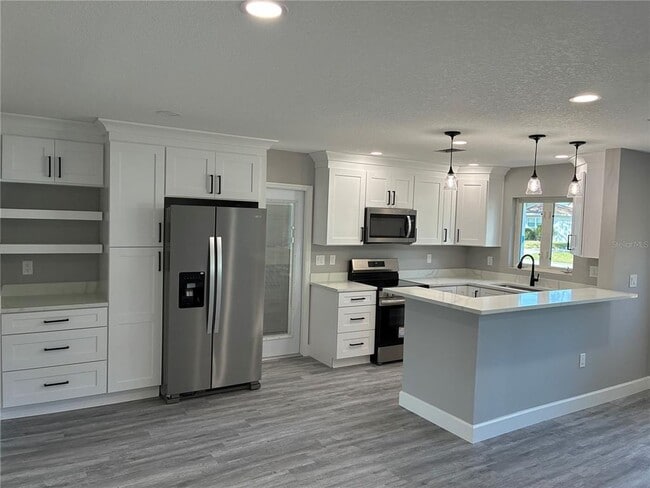 Photo - 9024 2nd St N