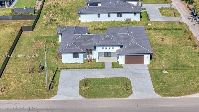 Building Photo - 15455 SW 232nd St Unit A