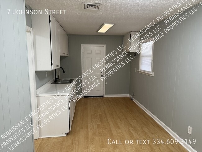 Photo - 7 Johnson St