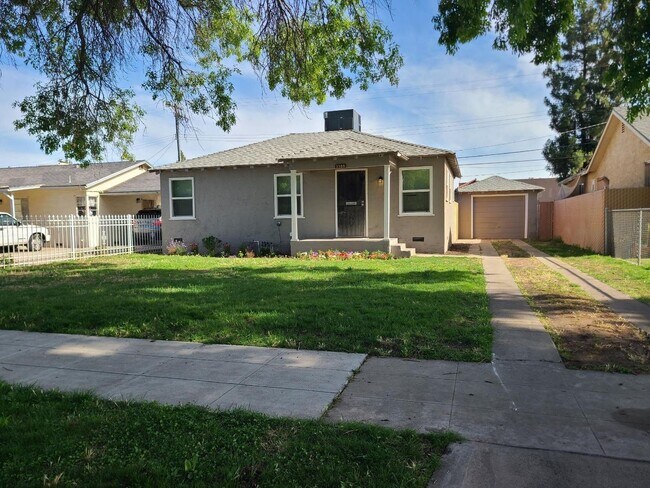 2 br, 1 bath House - 3309 E Platt Ave - 2 br, 1 bath House - 3309 E Platt Ave