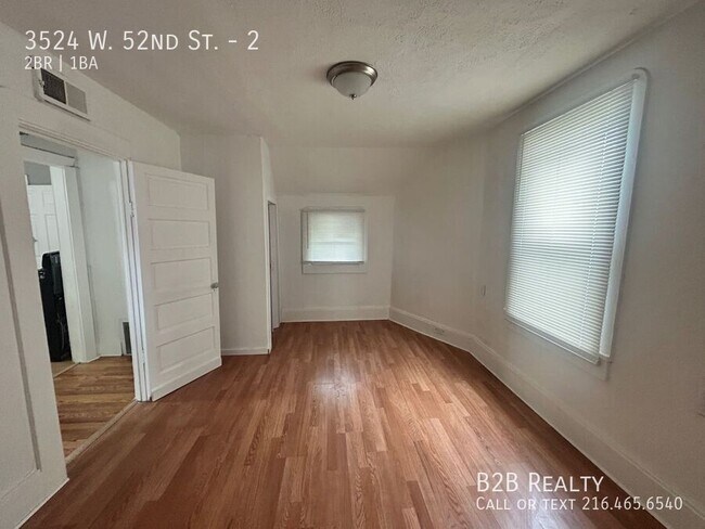 Photo - 3524 W 52nd St Unidad 2